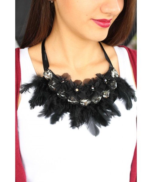 Tüylü Yasarım Çiçek Figür Bayan Yaka Kolye Tüylü Yasarım Çiçek Figür Bayan Yaka Kolye