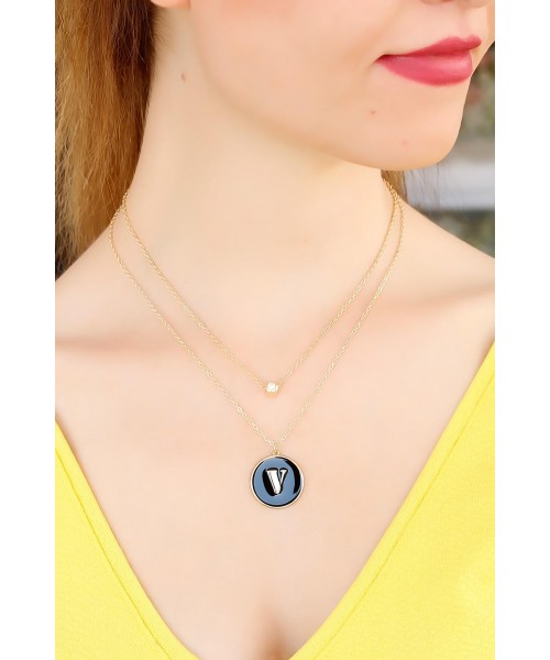 Zirkon Taşlı Siyah Renk V Harfi Tasarımlı Bayan Kolye