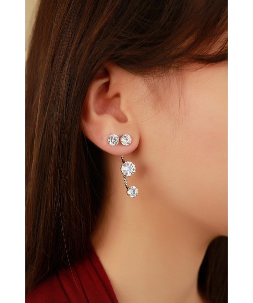 Gümüş Renk Tasarımlı Bayan Küpe