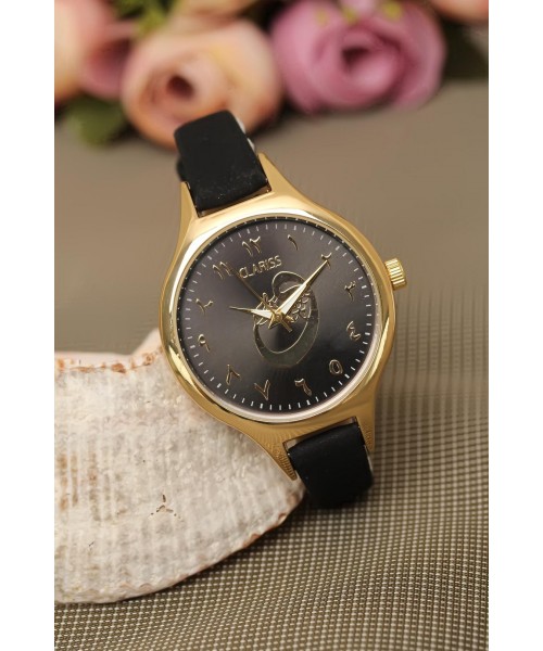 Siyah Renk Deri Kordonlu Gold Metal Kasa Vav Figürlü Clariss Marka Bayan Kol Saati