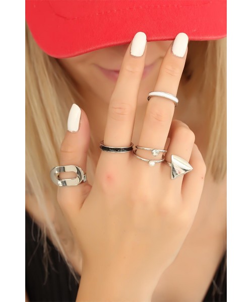 Siyah Detaylı Gümüş Renkli Bayan Yüzük Seti Siyah Detaylı Gümüş Renkli Bayan Yüzük Seti