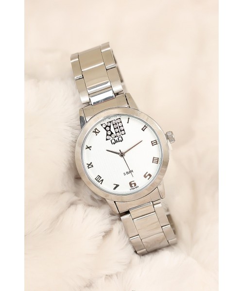 Q&amp;Q Marka Silver Kaplama Metal Kordonlu Spor Kasa Taşlı Tasarım 2 Yıl Garantili Bayan Kol Saati