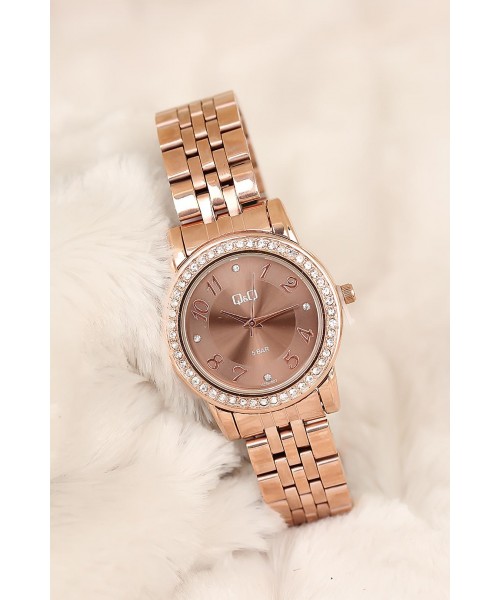 Q&amp;Q Marka Rose Renk Kaplama Metal Kordon Taşlı Kasa Tasarımlı 2 Yıl Garantili Bayan Kol Saati