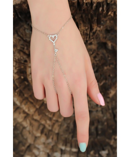 Silver Renk Zirkon Taşlı Anahtarlı Kalp Figürlü Şahmeran Bileklik Silver Renk Zirkon Taşlı Anahtarlı Kalp Figürlü Şahmeran Bileklik